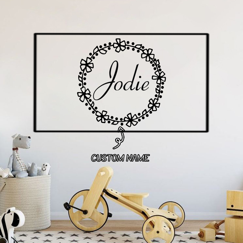 Home Decor Wall Stickers - 1 ชิ้น พวงหรีดน่ารัก ข้อความแบบกำหนดเอง อุปกรณ์ตกแต่งบ้าน ตกแต่งห้องนั่งเล่น